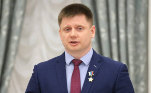 Владимир Путин вручил Золотую Звезду Героя РФ космонавту Александру Гребенкину из Мысков